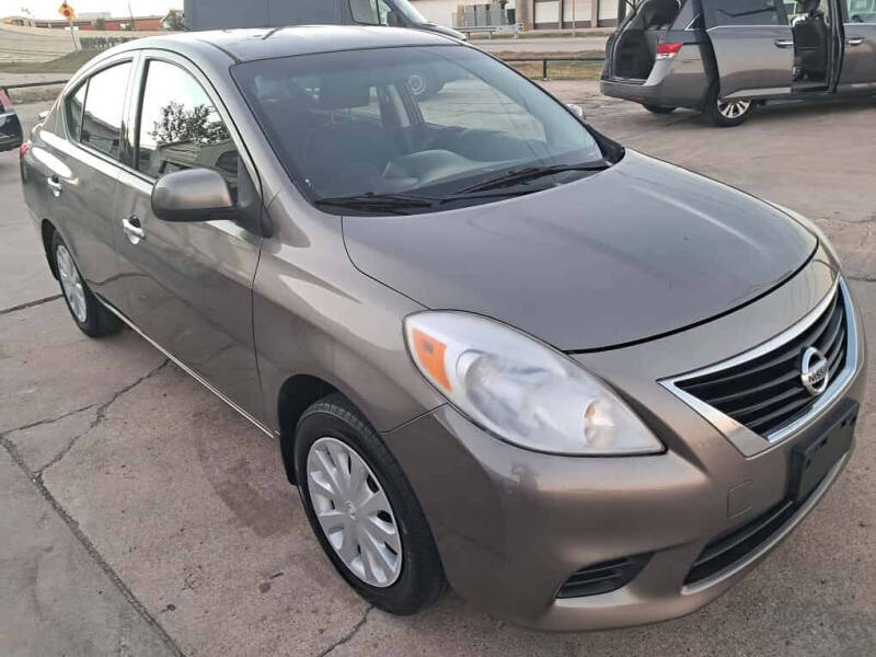 2014 Nissan Versa 1.6 SV