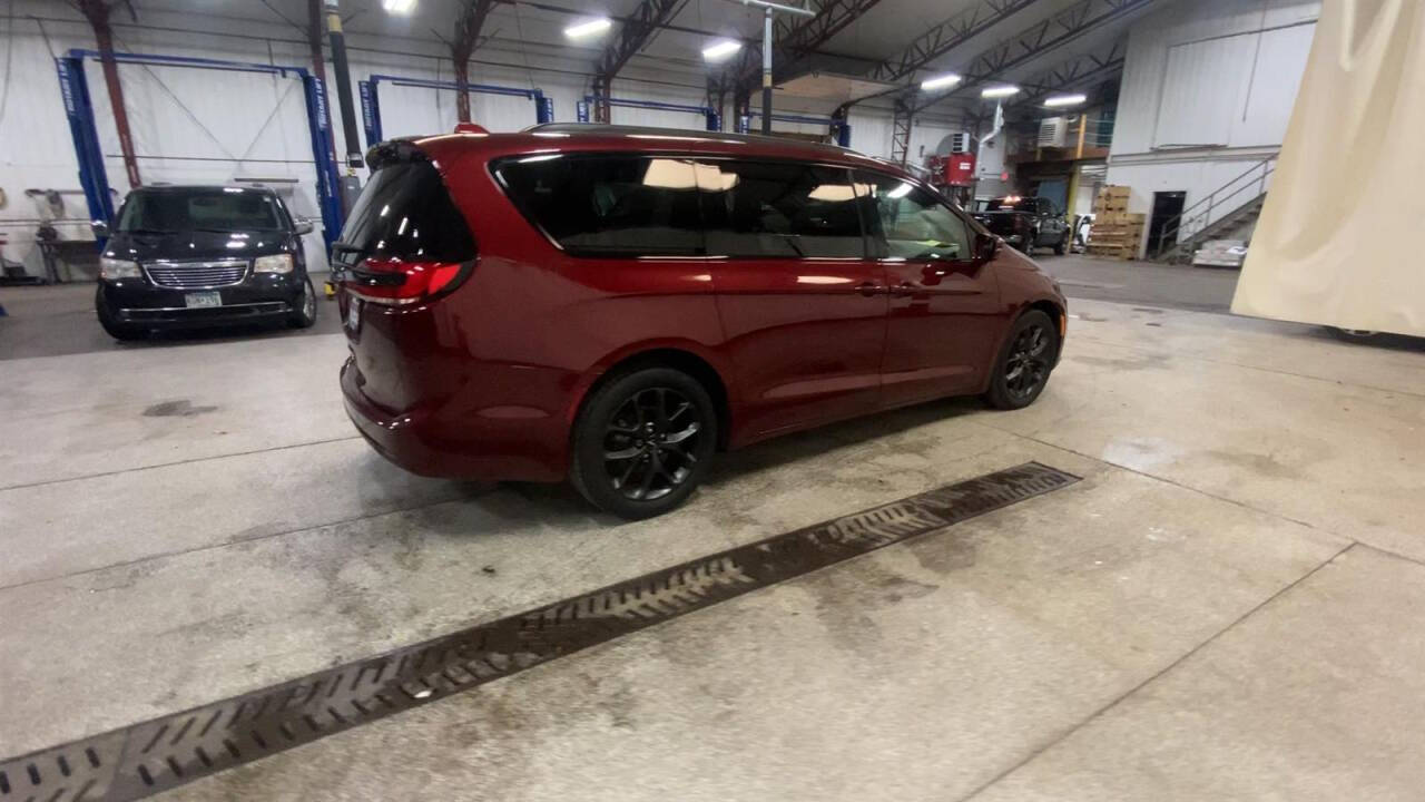 2021 Chrysler Pacifica for sale at Victoria Auto Sales in Victoria, MN