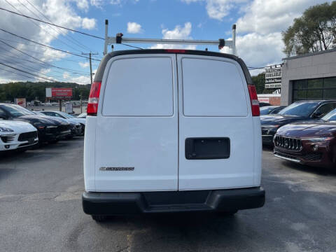 2021 Chevrolet Express 2500