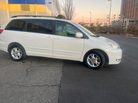 2004 Toyota Sienna