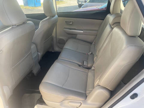 2013 Toyota Prius v Five