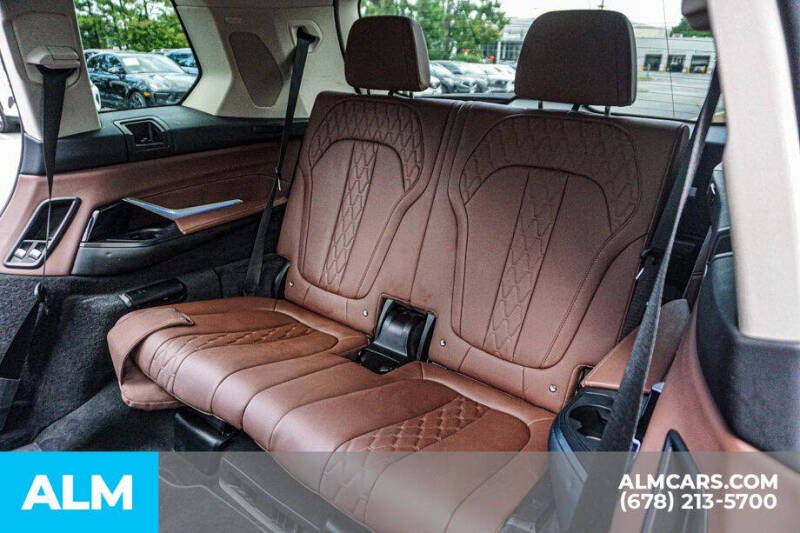 2025 BMW X7 xDrive40i