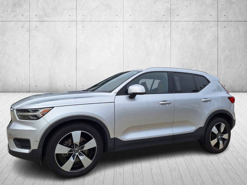 2019 Volvo XC40 T5 Momentum