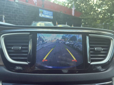 2017 Chrysler Pacifica Touring