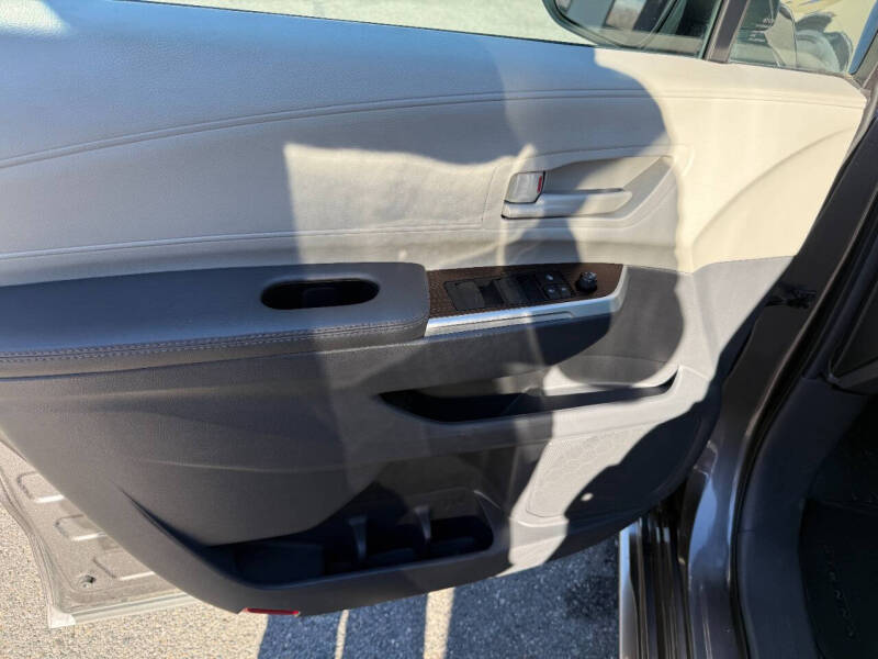 2024 Toyota Sienna LE 8-Passenger