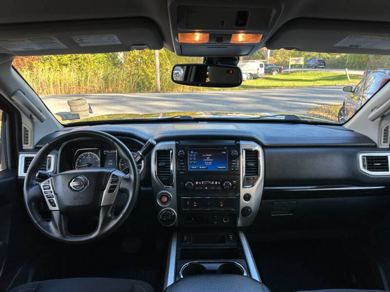2017 Nissan Titan SV