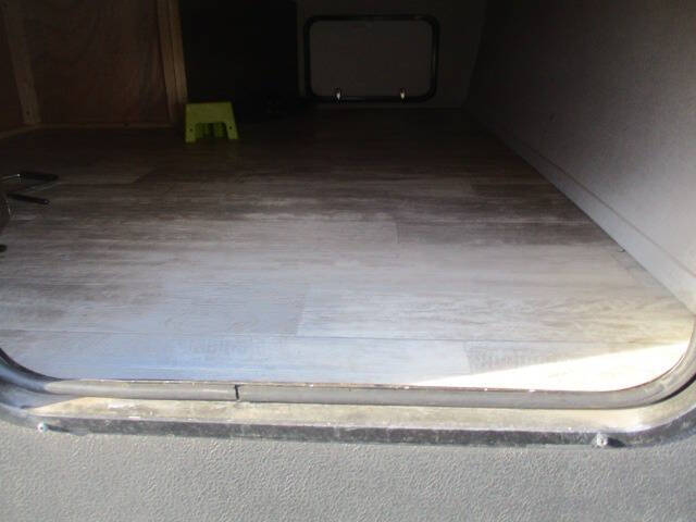 2021 Forest River Avenger 27DBS