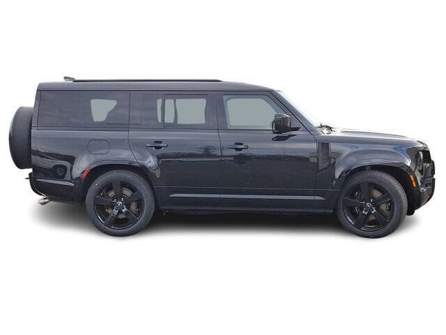 2025 Land Rover Defender 130 V8 P500