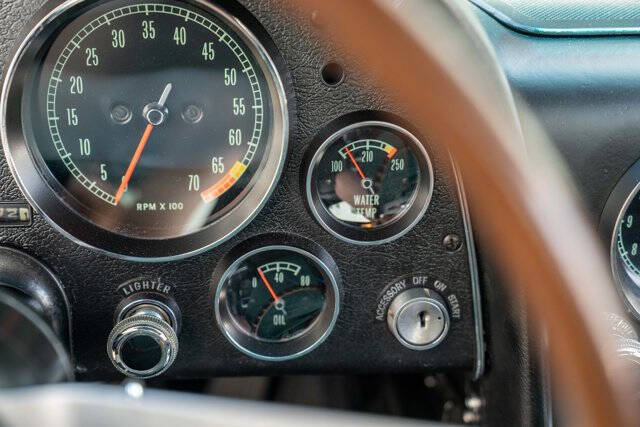 1967 Chevrolet Corvette 23