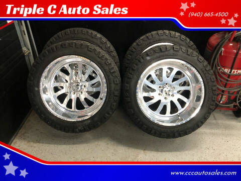  American Force 22x12 Nitto Ridge Grap. 35x12.50x22 for sale at Triple C Auto Sales in Gainesville TX