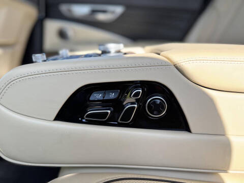 2019 Kia K900 Luxury