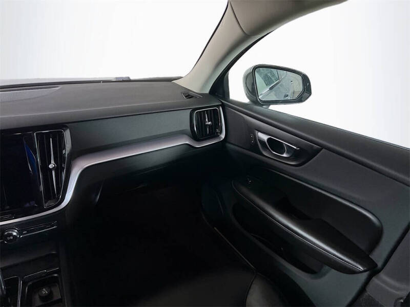 2023 Volvo S60 B5 Core Dark Theme