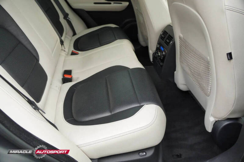 2018 Jaguar F-PACE S