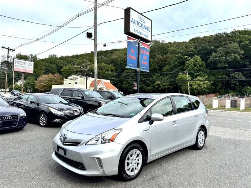 2014 Toyota Prius v Two