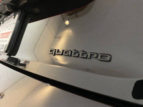 2022 Audi e-tron quattro Premium