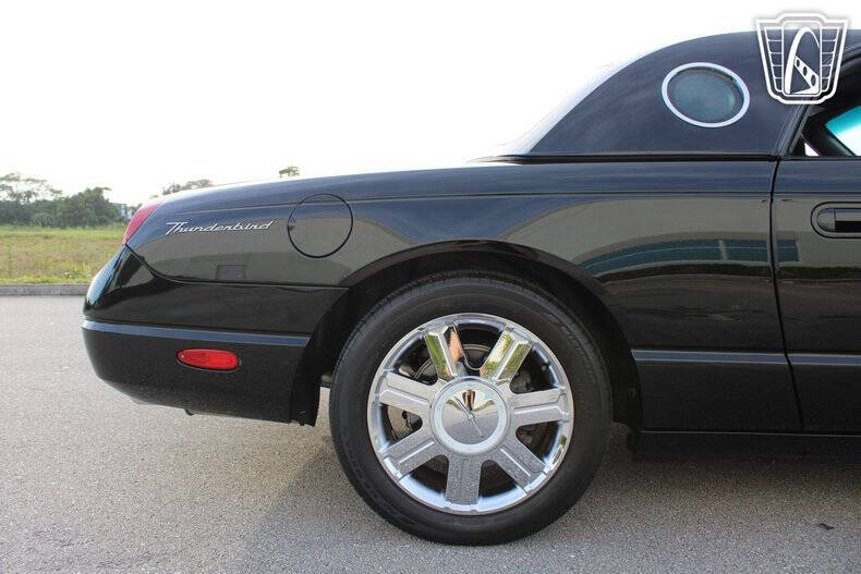 2005 Ford Thunderbird Deluxe