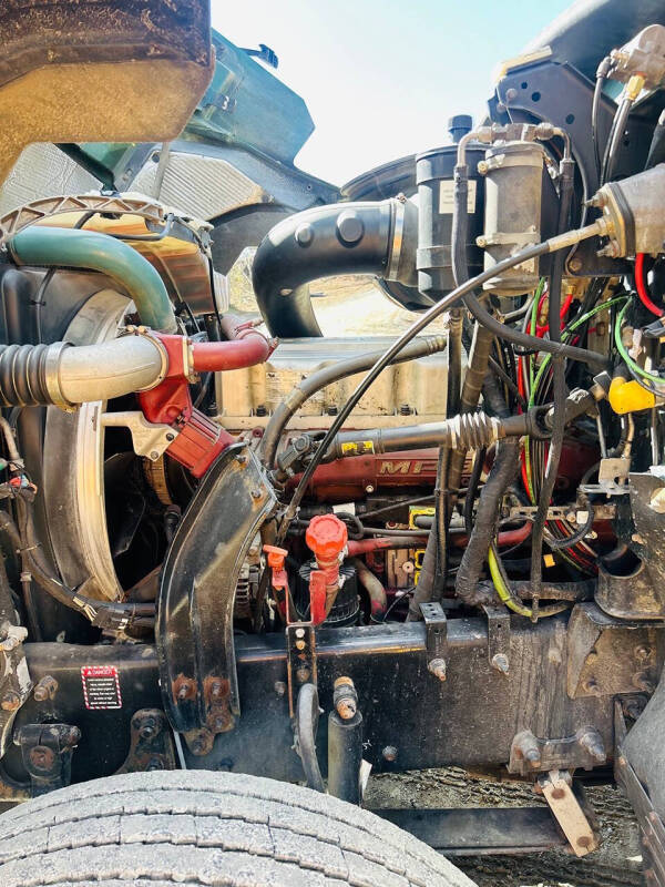 2012 Mack Pinnacle