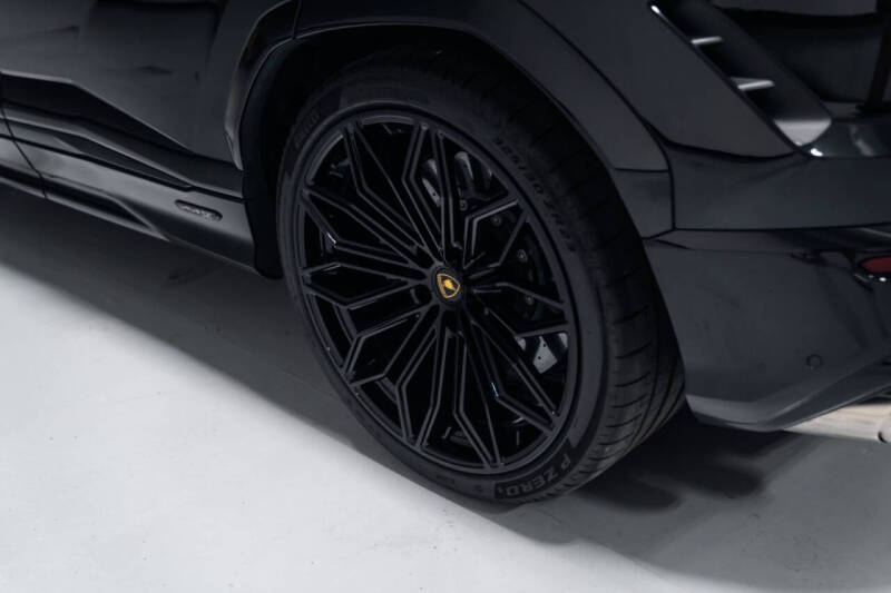 2025 Lamborghini Urus SE