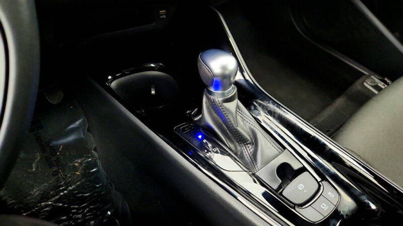 2021 Toyota C-HR XLE