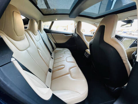 2015 Tesla Model S 85D