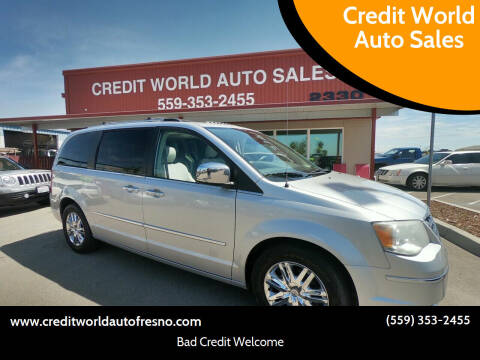 2009 Chrysler Town and Country for sale at Credit World Auto Sales in Fresno CA