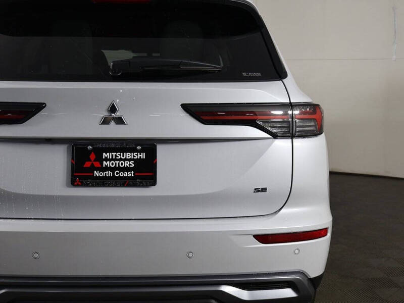2025 Mitsubishi Outlander SE