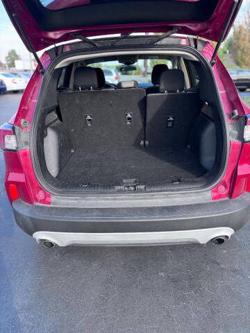 2020 Ford Escape SE