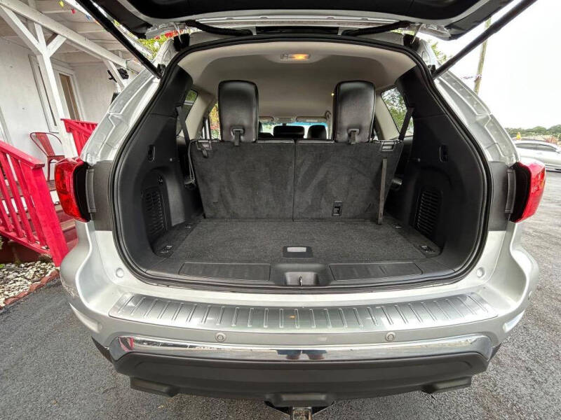 2018 Nissan Pathfinder SL