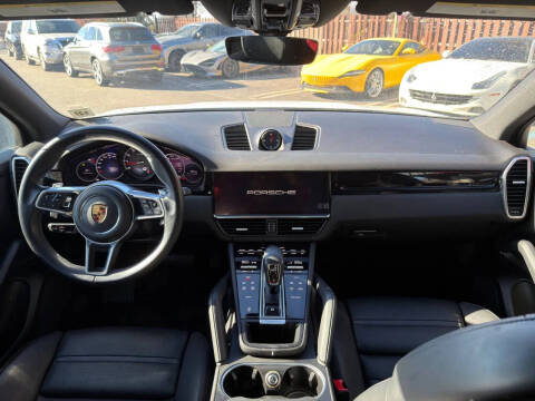 2022 Porsche Cayenne Platinum Edition