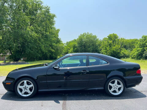 2002 Mercedes-Benz CLK for sale at GT Auto Group in Goodlettsville TN