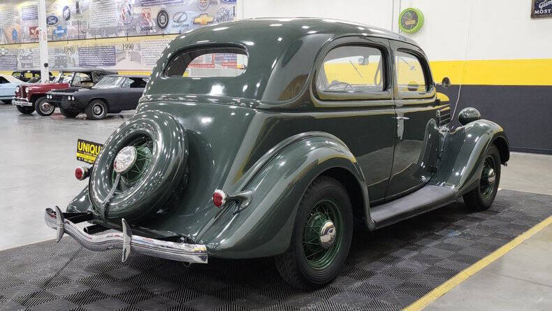 1935 Ford Tudor