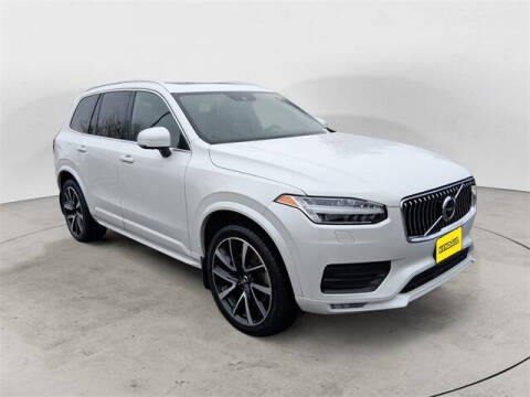 2020 Volvo XC90 T6 Momentum 6-Passenger