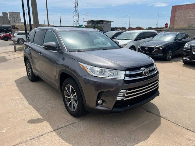 2018 Toyota Highlander XLE's photo