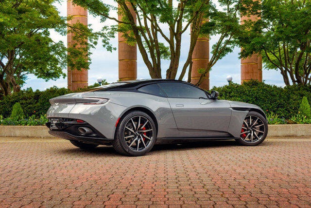 2018 Aston Martin DB11 18