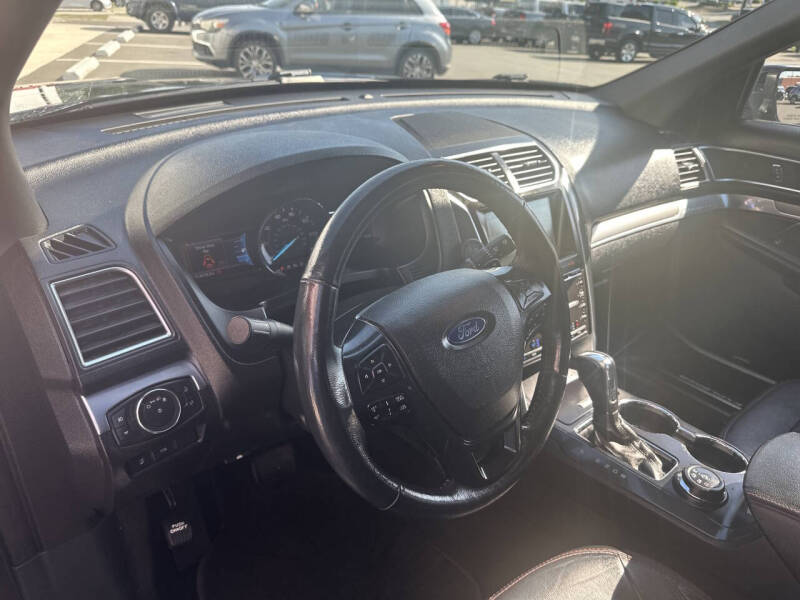 2017 Ford Explorer Sport