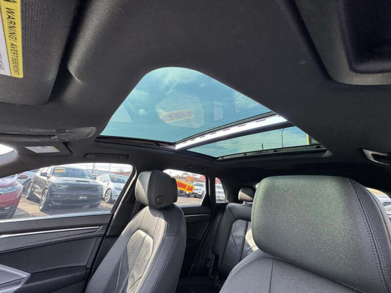 2021 Audi Q3 quattro Premium 40 TFSI