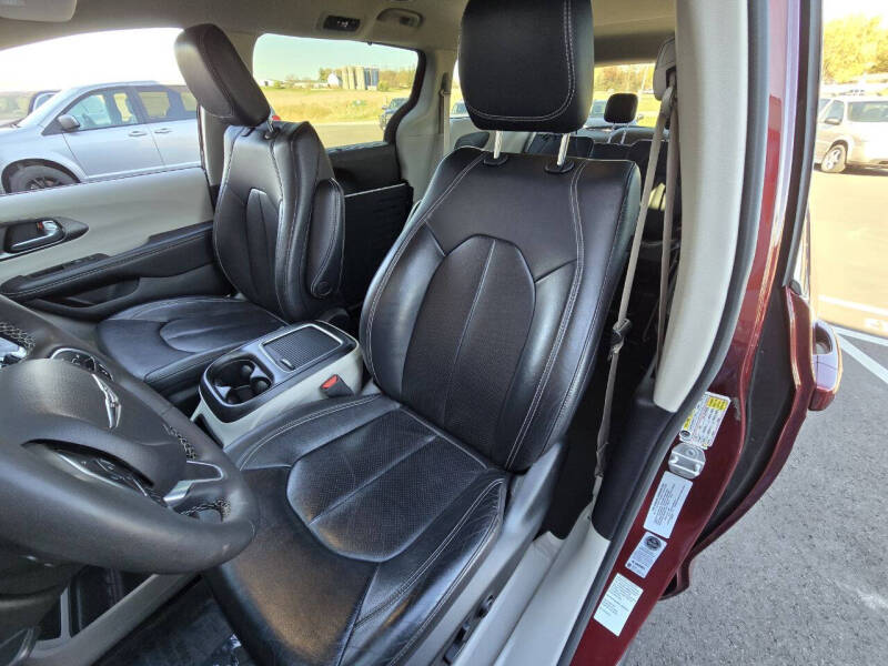 2022 Chrysler Pacifica Touring L