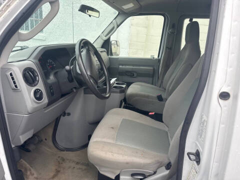 2014 Ford E-Series E-350 SD XLT