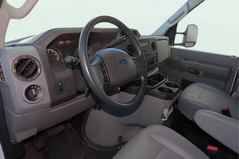 2017 Ford E-Series E-450 SD