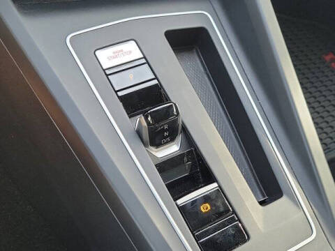 2022 Volkswagen Golf GTI SE