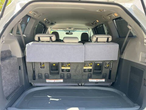 2016 Toyota Sienna LE 7-Passenger Auto Access Seat