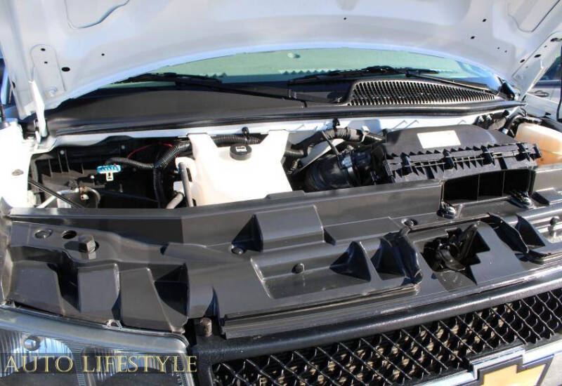 2023 Chevrolet Express 2500