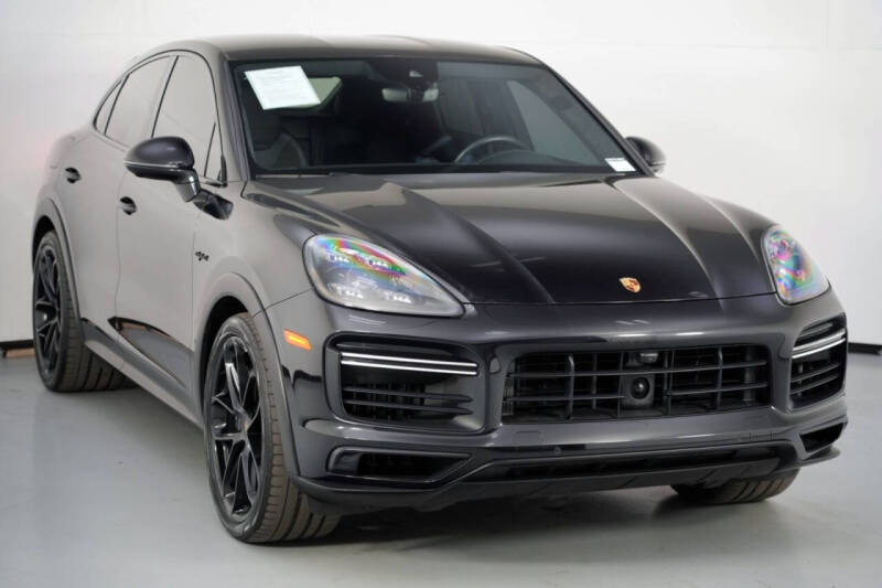 2022 Porsche Cayenne Turbo S E-Hybrid Coupe