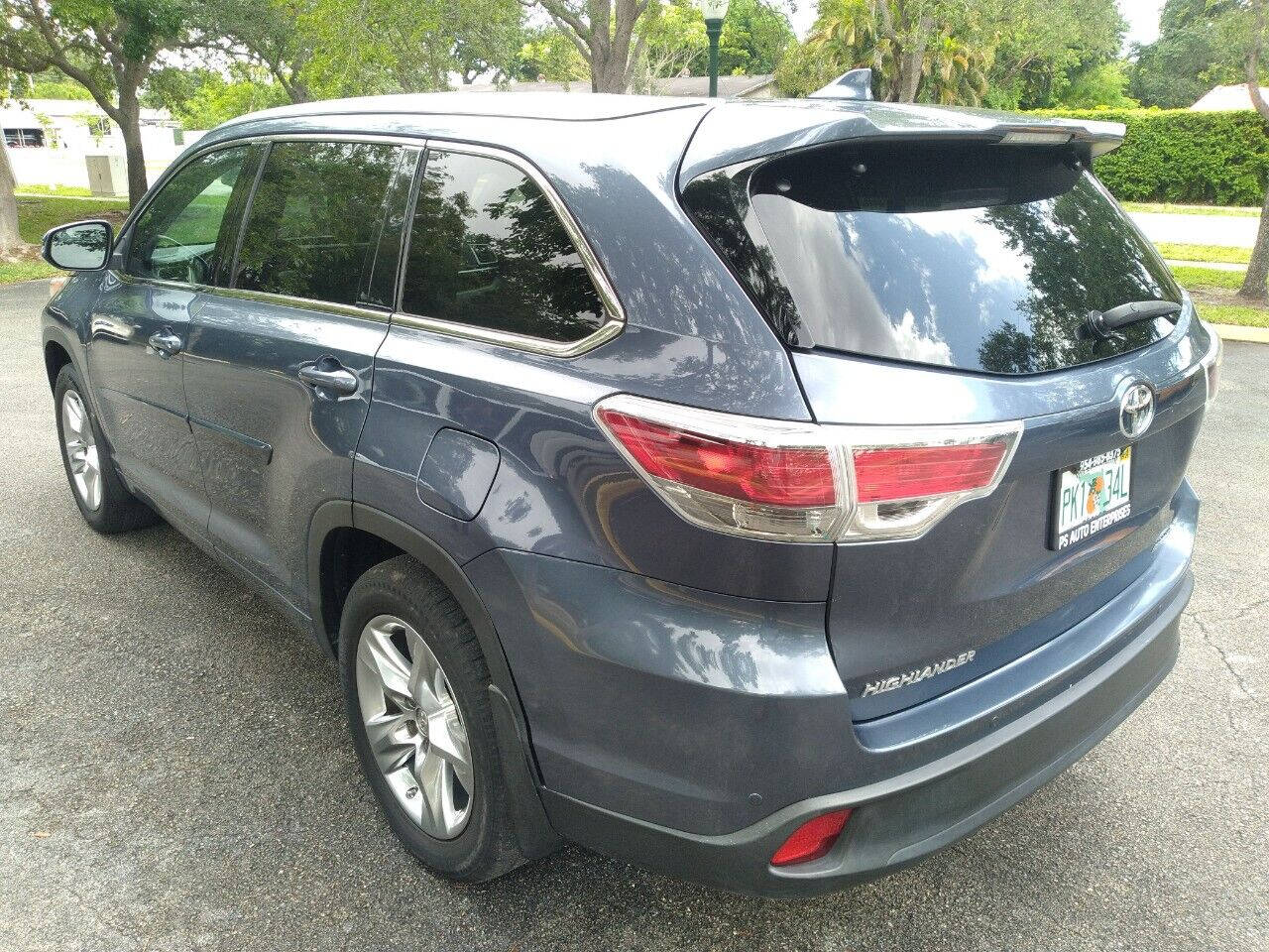 2014 Toyota Highlander  - $25,999
