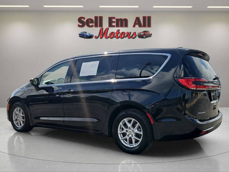 2023 Chrysler Pacifica Touring L