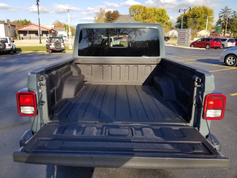 2024 Jeep Gladiator NightHawk