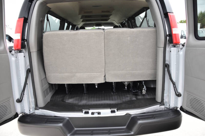 2017 Chevrolet Express LS 3500