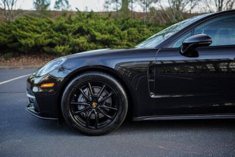 2018 Porsche Panamera 4