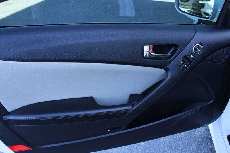 2016 Hyundai Genesis Coupe