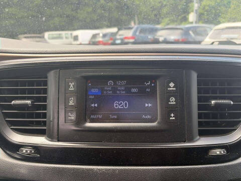 2017 Chrysler Pacifica LX